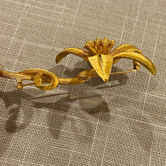 AP9-Large Vintage BSK Gold Lily Bloom Figural Brooch - Picture 5 of 12